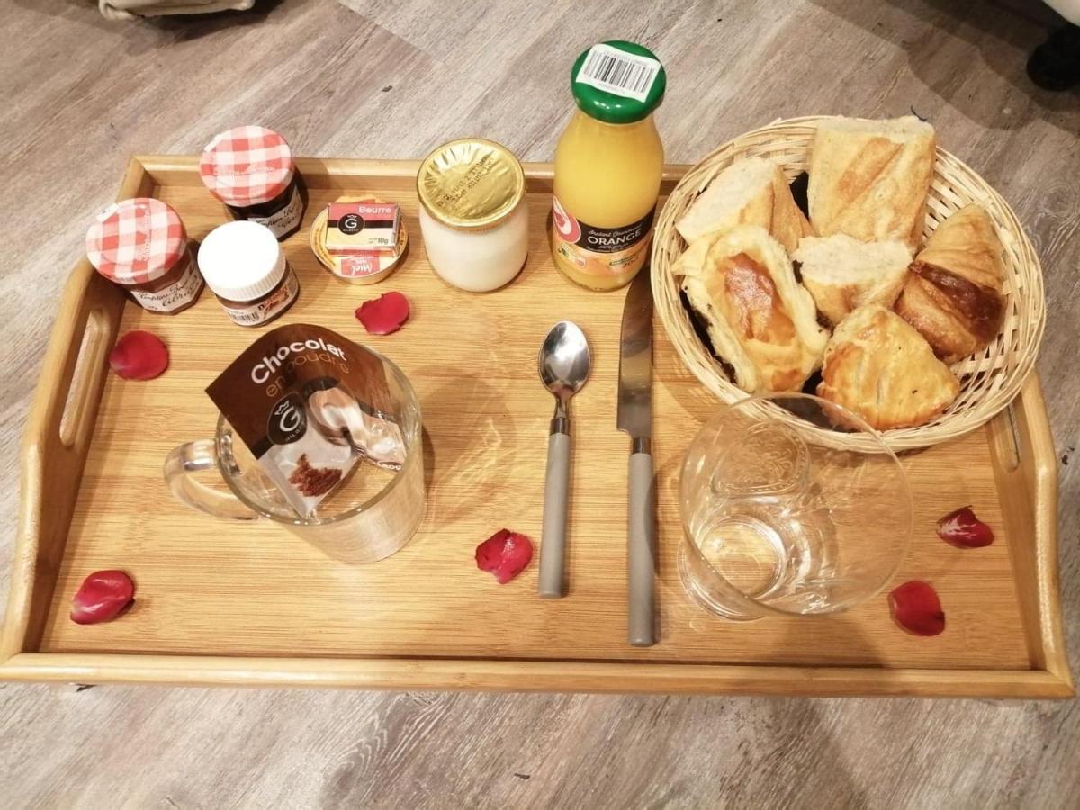 Le Reve De Lily Bed & Breakfast Les Vigneres Bagian luar foto